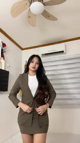 GRWM. #grwm #corporateattire #officeoutfit 