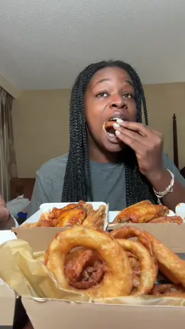 What is ittt ??? || Buffalo Wild Wings Mukbang 🫶🏾 #TikTokCreatorSearchInsightsIncentive 
