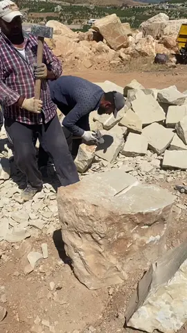 #يوميات #الشغل #عمال #حجر #حجرطبيعي #حجر_منزلي #ورش #جدران #الشعب_الصيني_ماله_حل😂😂 #عامل 