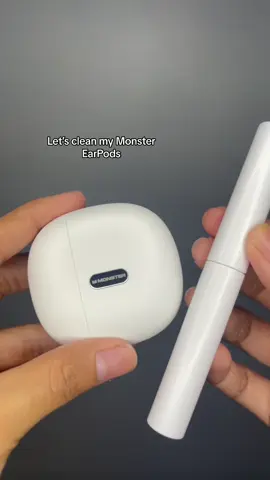 Cleaning my earpods from Monster using their Multi Cleaning Pen☺️ #eight21shop #monster #monsterearbuds #monsterearpods #foryou #trending #viral #fyppp #foryoupage #foryoupage❤️❤️ 