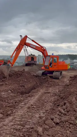 Restored Hitachi UH052 at the Welland Steam Rally last weekend 