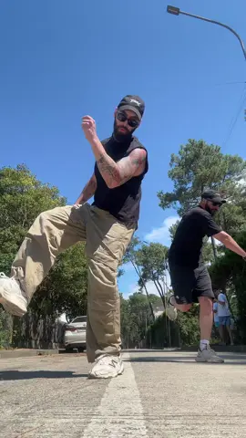 Hehehehehe Dc @Nedu👑 #rema #twins #dance #trending 