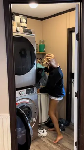 CALLING ALL BESTIES WITH A HOUSE. 1 story or 2 & whyyy?? #kyliepitts   