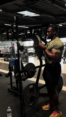 Explication de la nouvelle machine Hammer Iso-Lateral High Row by @Coach2lions  #fitnesspark #Fitness #musculation #sports #workout #fitnessmotivation #fyp #motivation #photography #bsd #healthy #back #dos 