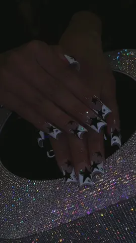🤍🖤🤍🖤🤍🖤 #nails #shortnails #starnails #nailart #fyp #fypppppppppppppp #frenchtips #backtoschoolcheck #backtoschoolnails #2024 #สปีดสโลว์ #สโลว์สมูท 