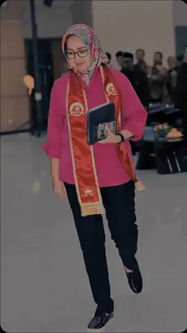 Bismillah #airinrachmidiany #gubernurbanten #airinbukanyanglain 