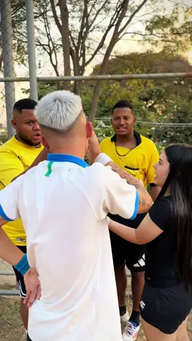 Pera aí que já virou bagunça #futebolbrasil #futebolmeme 