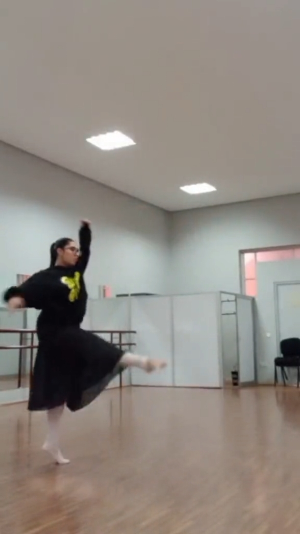 Beautiful things>> #ballet 🩰❤️‍🩹 #ballerina #morocco #dance #therapy #beautifulthings #fyp #alone #pourtoii 