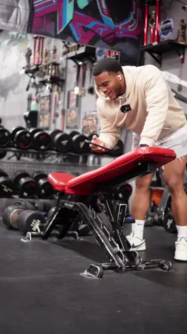 I almsot died fr  • • • #fitnessvideo #Fitness #gym #bodybuilding #bodybuilder #fyp #gymshark #workout #swole #physique 