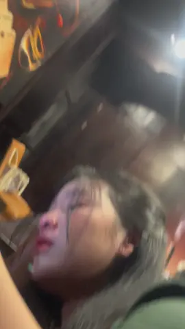 Tại sao cuộc đời lại tàn nhẫn với một đứa con gái đến vậy 