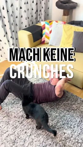 🌟 FOLGE MIR auf meinem Kanal, wo wir zusammen an einem stärkeren, beweglicheren Rücken und einer geschützten Wirbelsäule arbeiten! Wenn du regelmäßig funktionelle Bauch-Übungen entdecken möchtest, die nicht nur deine Stabilität verbessern, sondern auch deine Beweglichkeit steigern, dann bist du hier genau richtig. Wir wissen, dass herkömmliche Crunches nicht mehr ausreichen. Sie verstärken eher die täglich aufgebaute Spannung durch langes Sitzen oder Stehen, anstatt sie zu lösen. Deshalb gehen wir hier einen Schritt weiter. Mit effektiven, alltagstauglichen Übungen, die du bequem von zuhause aus machen kannst, zeigen wir deinem Bauch, wer der Boss ist! Wichtig ist dabei, dass wir nicht nur die Bauchmuskulatur isoliert trainieren, sondern auch die gesamte Körpermitte stärken. Dafür integrieren wir kontrollierte Streckungen der Wirbelsäule und drehende Bewegungen in unsere Übungen. So schaffen wir nicht nur eine solide Basis für einen starken Rücken, sondern auch für eine optimale Körperhaltung im Alltag. Bei unserem funktionellen Bauchtraining liegt der Fokus nicht darauf, bis zum Muskelversagen zu trainieren. Viel wichtiger ist eine korrekte Ausführung der Übungen, um Fehlbelastungen zu vermeiden und langfristige Ergebnisse zu erzielen. Also, worauf wartest du noch? Lass uns gemeinsam dein Bauchtraining auf das nächste Level bringen und deinen Rumpf für jede Herausforderung im Alltag stärken! 💪🔥 FOLGE MIR jetzt, um Teil dieser spannenden Reise zu werden!