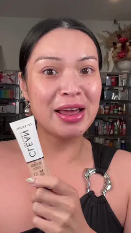 WELL… THAT WAS EASY BREEZY…. I tried out the Cult Classic  @COVERGIRL ✨NEW✨ Clean Invisible Foundation for the first time and I was really impressed!  This formula has been around for years and now it’s a ✨new✨ clean and fragrance-free formula that comes in 24 shades. What I found really impressive about this formula is that it literally does just melt into your skin and  it instantly evened out my skin tone. I loved that the formula didn’t feel dry under the eye either which is really important. What I love most about this formula is it’s super lightweight and a little truly goes a long way.  I can see myself pulling for a formula like this over my go-to skin tint and that speaks volumes!  If you are in the market for an affordable foundation that is lightweight and serves a soft-focus smoothing natural finish this is definitely worth trying out!  You can get yours now at @Shoppers Drug Mart! #Ad #EasyBreezyBeautiful #CleanInvisible 