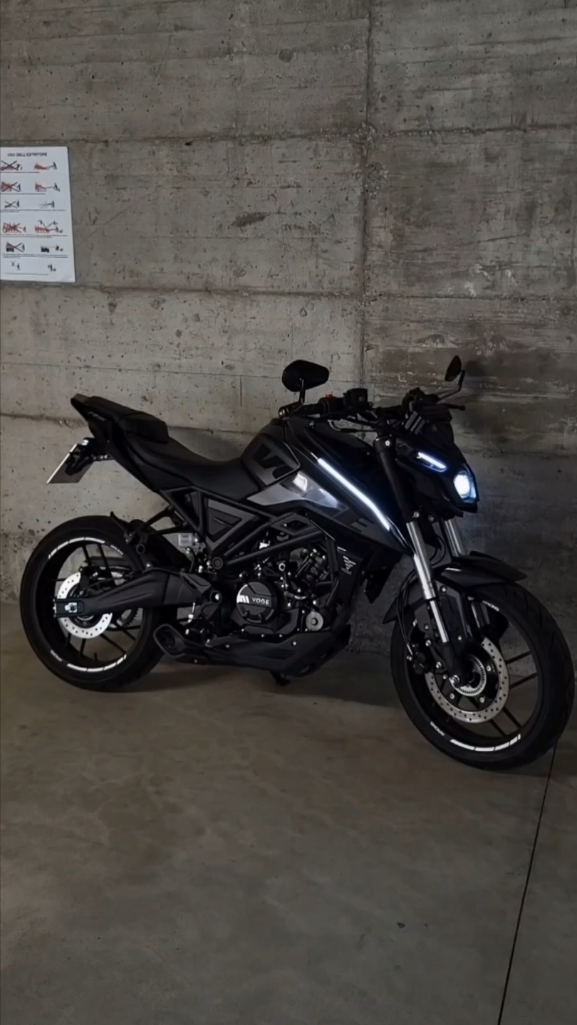 reverse🔙😵‍💫 #voge #voge125 #r125 #vogebrividor125 #brivido #125 #brivido125 #bike #moto #fy #foryou #perte #edit 