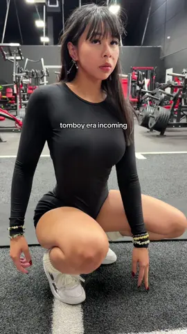 Sit for mommi 😼 buff bulking tomboy incoming. Miss my old tomboy era. 