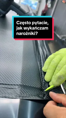 Często pytacie, jak wykańczam narożniki dachu. W tym filmie przedstawiamy krok po kroku, jak najlepiej to zrobić. Subskrybuj, komentuj i polub, aby zobaczyć więcej! #wrap #wrapping #carwrap #vinylwrap #carwrapping #vinyl #wrappinglife #wraplife #carwraps #vinylwraps #carwraplife #wrapfilm #wrappingcar #carbonwrap #carbonfiber #carcare #carprotection #roofwrap #roofcorners #detaillovers