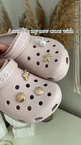 Do you all have crocs?! @Crocs Inc #crocs #crocs4life #aesthetic #pink #pinterest #rosegold #girly #girlythings #girlyoutfit #beachy #seashells #ocean #calming #shoes #pearls #beachaesthetic #summershoes 