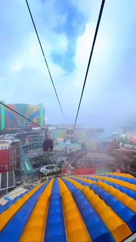 #CapCut #Genting #malaysia #gentinghighlands #kualalumpur #sky #fog #skyway #fly #adventure #havefun #chairlift #enjoy #travel #highland #ماليزيا🇲🇾 #جنتج_هايلاند #كوالالمبور #سياحة #سفر #رحلات_سياحية #تلفريك #سكاي #امطار #ماليزيا_كوالالمبور 