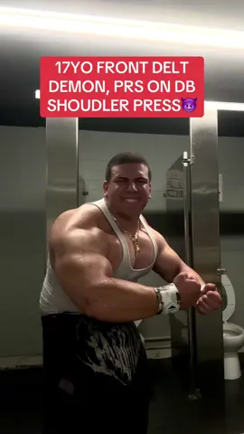 DB PRESS MOTIVATION👿 - OUTFIT⬇️ @YOUNGLA | GENTILE🚀 - #gym #workout #Fitness #gymotivation #bodypositive #bodybuild #muscle #jacked #biggest17yearold #vira #fyp #fypage #powerlifting #strength #shoulderpress 