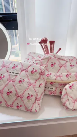 😭 SORRY !!! 💐I couldn’t pass up on these cute floral prints!!!! Soooo cuuuute!!!! #floralprint #makeupbag #beauty #vanity #dealsforyoudays #tiktokmademebuyit 
