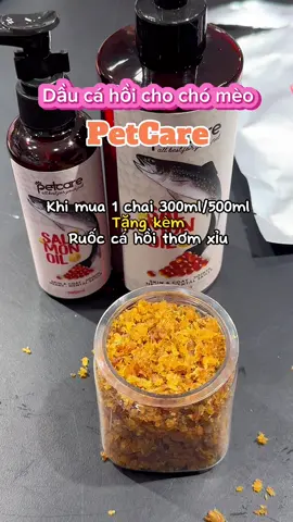 Dầu cá hồi cho chó mèo nhà PetCare hỗ trợ được các vấn đề rụng lông, giúp da khoẻ lông bóng mượt, mùi thơm thích hợp cho bé kén ăn. Đang có combo tặng ruốc cá hồi thơm ngon nè cả nhà #trending #xuhuong #catsoftiktok #doanchomeo #daucahoi #dauca 