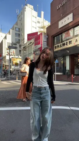 go sub to my yt! praying i run into @Katie Fang cuz she’s in japan 🙏  #OOTD #newbalance550 #fyp