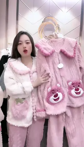 Bộ ngủ lông cổ bèo xinh phối hình dễ thương 2 bên túi 🤍 #xoaixoaishop #fyp #review #xuhuong #bongu #bongulong #bomacnha #bolongmacnha 
