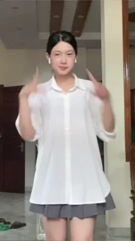 Sáng ở HN, trưa đã thấy cô ta ở TH òi dc: @Quy quắt quẻo 