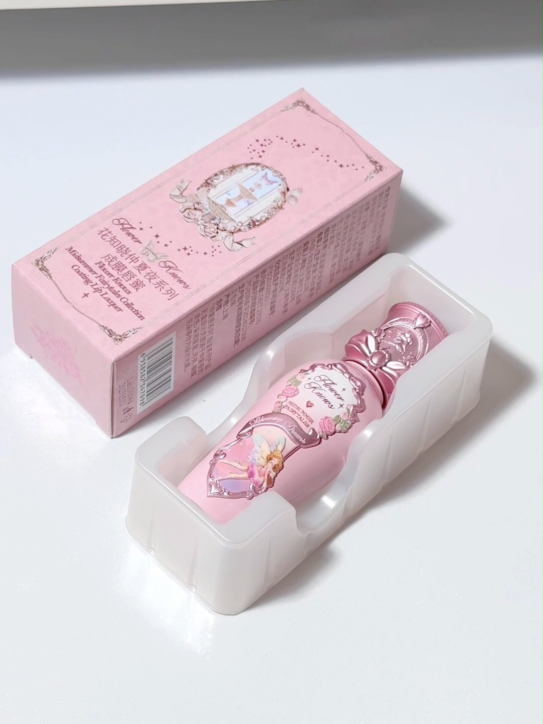 See the crystal-clear shine and gloss from @junjireview! 💎✨ #flowerknows#midsummerfairytales#unboxing#asmrvideo#makeup#makeuphaul#swatches#fairycore#fairycoreaesthetic#beautyhaul#haul#beauty#girlythings#aesthetic#makeuprecomendation#aestheticmakeup#romanticmakuplook#lip#fresh