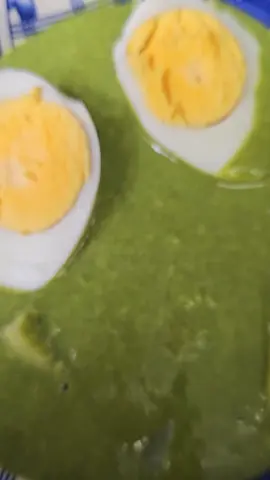 🌿🍲 Spenót főzelék főtt burgonyával és főtt tojással.🍲🌿 Családom egyik nagy főzelék kedvence ez az a főzelék ami az egész családot az asztalhoz tudja vonzani. Egyszerűen és gyorsan elékíszthető ha megvan minden otthon hozzá. Nálam a tojás nem volt jelen, de hamar szereztem a közeli 
