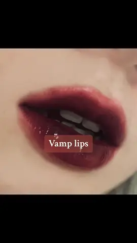 Vamp lips tutorial 🩸 #vampire #vamp #lipstick #lipsticktutorial #makeup #carmilla #romand #mac #benefit #pupa #castlevania 
