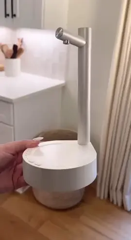 Distribuidor Automático Elétrico Portátil De Água De Mesa Bomba De Galão Com Barras USB Carregando Chaleira Automática Potável  🛍️ Compre aqui ⤵️ https://s.shopee.com.br/3VQMi63DVF #shopeebrasil #acheinashopee #achadinhos #shopeebr #comprinhas #comprasonline  #achadosdashopee #utilidadesdolar 