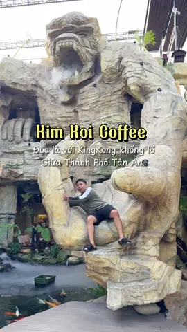 King kong khổng lồ ở giữa quán cà phê #LearnOnTikTok #reviewanngon #ancungtiktok #62longan 