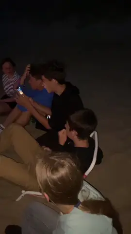Summernights #Summer #holiday #campinglife #beach #outerbanks #friendship #friendgroup @🇫🇷🇻🇳 @Mia-_- @Yasmine _cgr @𝓝“🧘🏽‍♀️ 