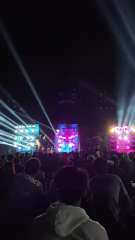 kompak audio cek sound lapangan tenggur rejotangan #ceksound #soundviral #soundsystem #soundsystemjawatimur #horegkotamarmer #tulungagung24jam #foryoupage #fyp @Profesional Kompak Audio 98 🌽 