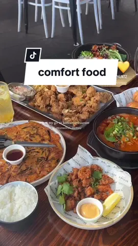 1 litre iced lemon tea in my go-to korean restaurant ever since I came to Sydney 🥰 📍Arisun @arisunrestaurant  🍗 Best 4 Chicken Tasting Platter ($69.90) 🥞 Kimchi & Pork Belly Pancake ($24.90) 🍞 Salted Golden Buns with Condensed Milk ($10.90) 🦑 Tako Karaage ($18.90) 🍲 Spicy Wagyu Brisket soup with rice ($23.90) 🍚 Spicy Pork Stone Bibimbap ($24.90) 🥤1 Litre Iced Lemon Tea ($9.90) 🍺 Yuzu Highball ($13.90) [invite] 📍Haymarket Sydney 