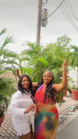 Its my girls birthday !! I love my mom so much! 60 and fabulous!! Always jokes with her! the sidewalk almost took her out.. she ran off 😭