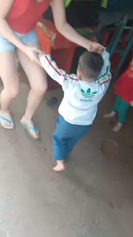jjajaj 😅 es todo un profesional 😅 #baile 