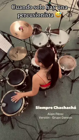 Cuando solo hay una percusionista 😅🐙 #music #colombiapercusion #drummer #percusionistasdecolombia #drums #bateria #latinmusic #musicalatina #baquetas #sambaworldpercussion #percusionlatina #salsa #cuba #chachacha #latinpercussionlp 