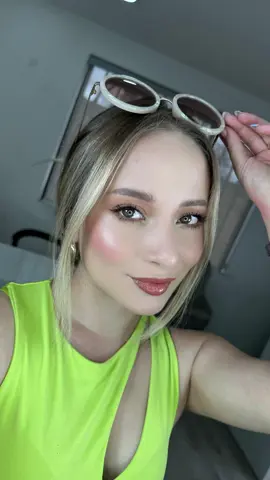 Vas a la playa 🏝️y quieres maquillarte ? Por supuesto que lo puedes hacer☀️  #maquillajeparalaplaya #beachmakeup #makeupideas #makeuptutorial #tutorialdemaquillaje #beauty #belleza 