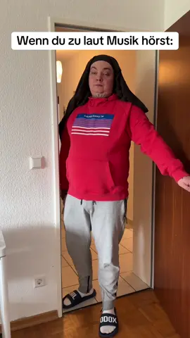 Warum kann ich nicht einfach mal laut musik hören ? #comedy #mama #kindheit 