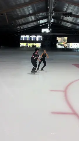 ❤️ #figureskating #synchronizedskating #synchro #IceSkating #skater #edeaskates #iceskater #figureskater #hockey #hockeyplayer #icehockey 