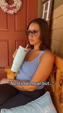 Always a yap session w my sister 🗣️🤝🏽 #teamwork #roadto10k #sistertok @Angelica Santiago 