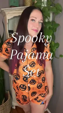 Embrace your Halloween Spirit with this pumpkin pajama short set! Super comfy and perfect for spooky nights in. 🎃🧡 Shop now before they’re gone! #HalloweenPJs #PumpkinLove #SpookySeason #fallfashion #pajamas #pyjama #tiktokshopbacktoschool 