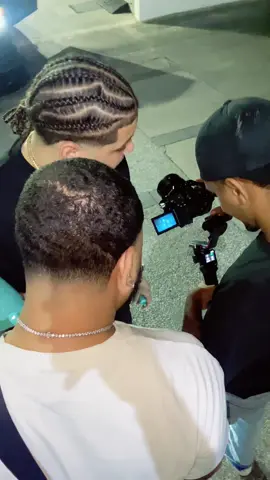 Lo ago porque me gusta no por dinero ni por fama , amen detras de camara 