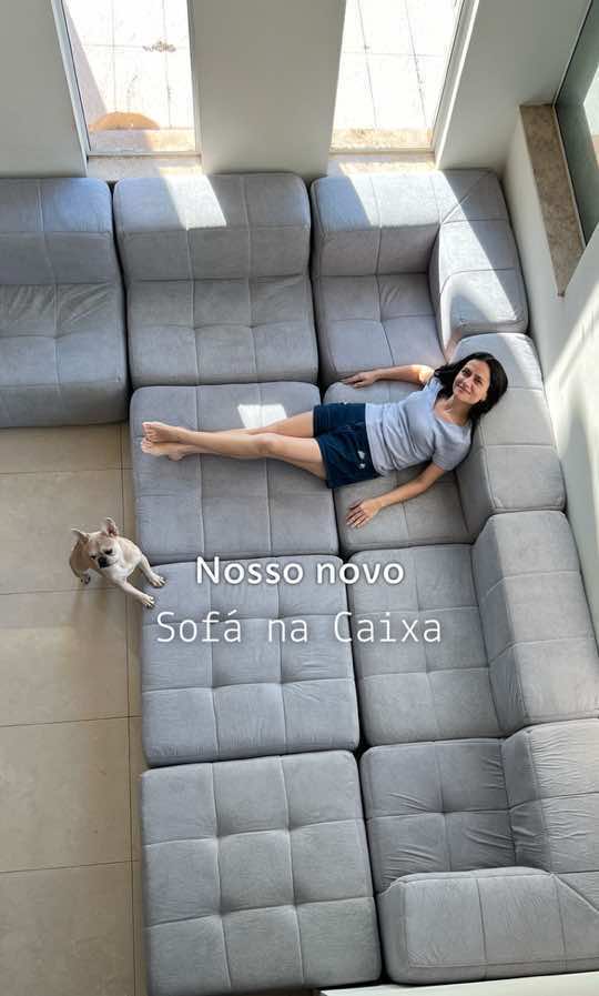 Finalmente trocamos o nosso sofá! E agora temos @Sofá Na Caixa  Estamos muito felizes e adorando essa escolha e as diversas possibilidades que ele nos dá, por ser um sofá modular! Claro que tem cupom de desconto! Link e cupom na minha bio! #sofanacaixa #sofa #sofamodular #growtech #parceria *publi 