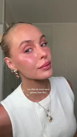 The slick back of a girl with a lot of hair🎀 using @Redken leave in @Emi Jay hair balm @T3 comb #slickbackbun #slickbacktutorial #dirtyhairstyle #sleekbun 