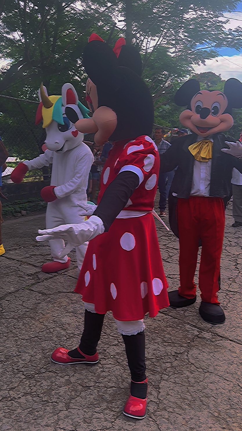 Vaya hasta los animados de Disney bailan Hay Lupita🤭🤭🤭🤭😅 sabor #dance #disney #viral #tiktok #elsalvador #2024 