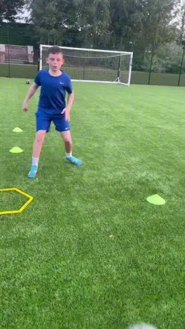 Manchester United’s Klay Rooney getting the technical work in 🤝🔥 #football #Soccer #futbol #footballtraining #footballcoach #footballcoaching #rhelitecoaching #fyp #foryoupage #technique #PremierLeague #rooney #repetition #manchesterunited #manunited #manutd #asmr #asmrcommunity #asmrsounds #footballedits #footballcommunity 