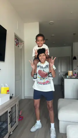 LOCKED IN WIT TWINNEM’ 💙 #auntiesoftiktok #auntienae @Jayla Henry | Influencer 