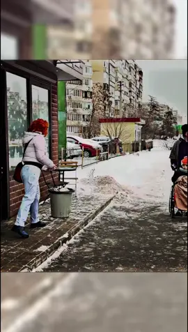 This waiter is so warm when helping them for food #kindness #kindnessmatters #humanity #respectmoments #socialexperiment 